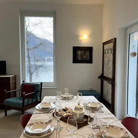 Lakeside Del Pierangelo: Platanus شقة
