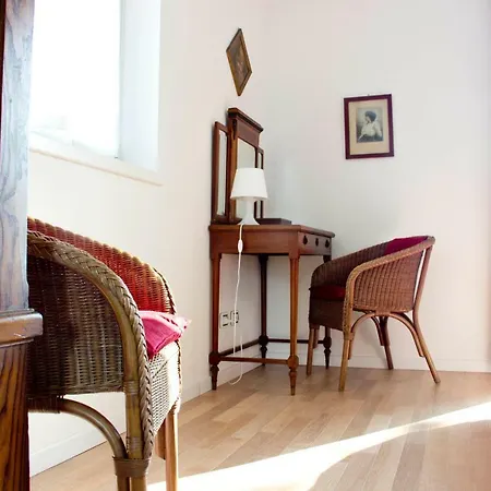 Lakefront Del Pierangelo Apartment *