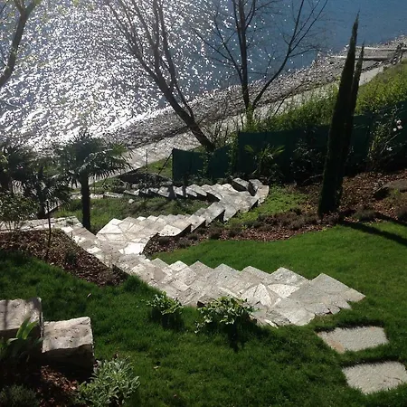 Lakefront Del Pierangelo Appartement
