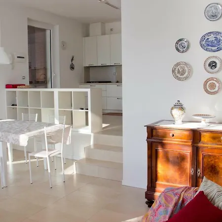 Lakeside Villa Del Pierangelo: Apartment Platanus アパート *