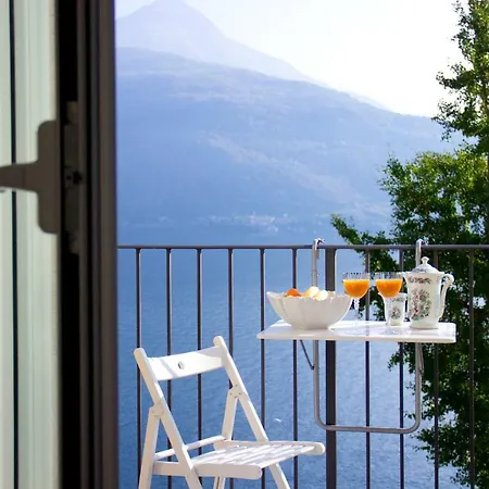 Lakeside Villa Del Pierangelo: Apartment Platanus アパート